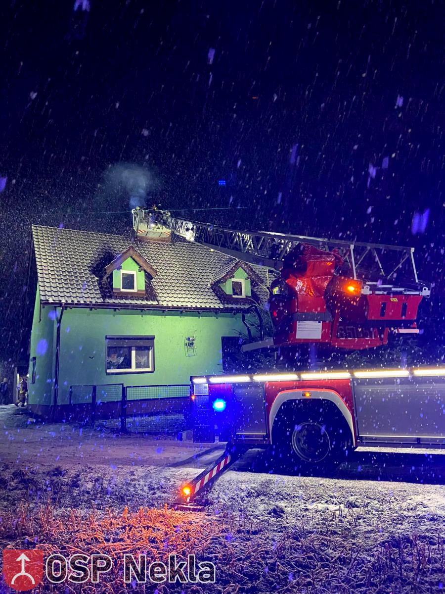 Pożar sadzy w kominie domu jednorodzinnego