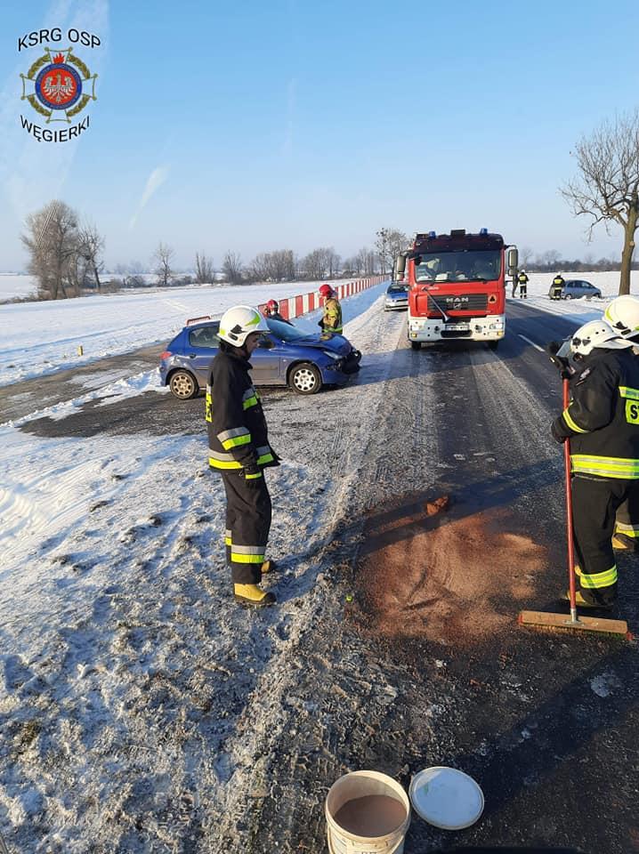Kolizja dwóch osobówek w Węgierkach