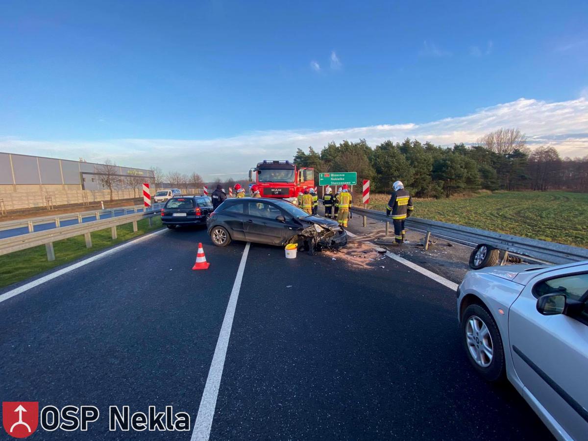 Wypadek osobówki na krajowej 92