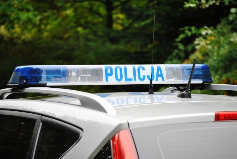 Włamanie z kradzieżą w bloku na ul. Batorego