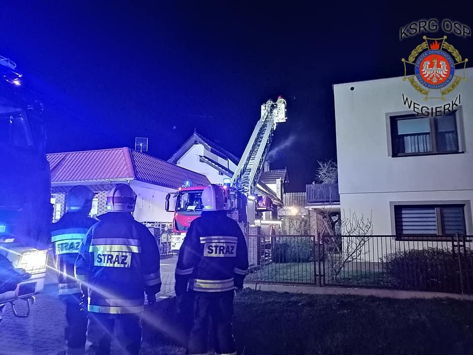 Nocny pożar sadzy w kominie