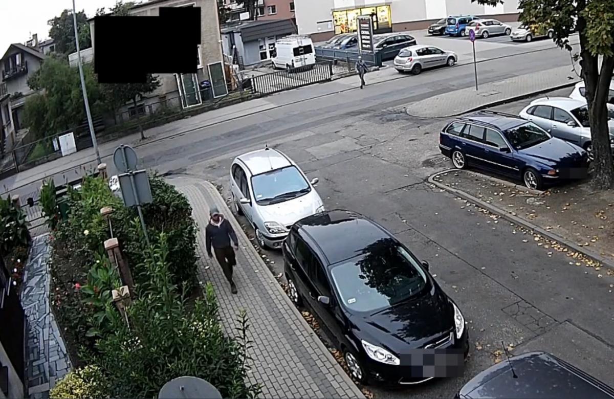 Kradzież roweru we Wrześni. Rozpoznajesz mężczyznę?