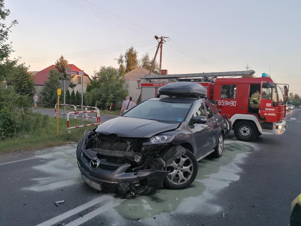 Zderzenie osobówek w Kaczanowie (ZDJĘCIA)