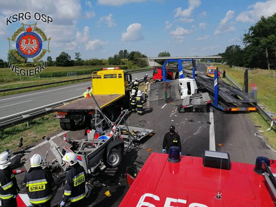 Wypadek trzech pojazdów na A2. Jedna nitka była zablokowana (GALERIA)