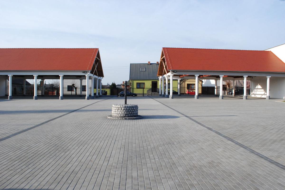 Wraca handel na targowisku miejskim w Pyzdrach