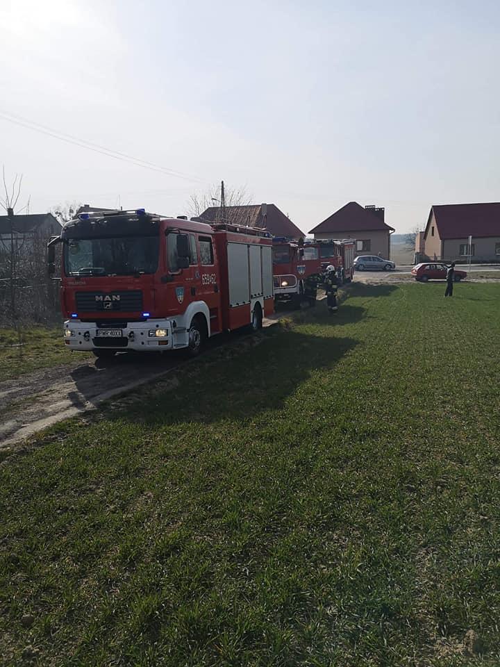 Pożar w budynku mieszkalnym. W akcji cztery zastępy straży