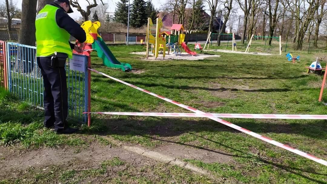 Straż miejska zamknęła place zabaw!
