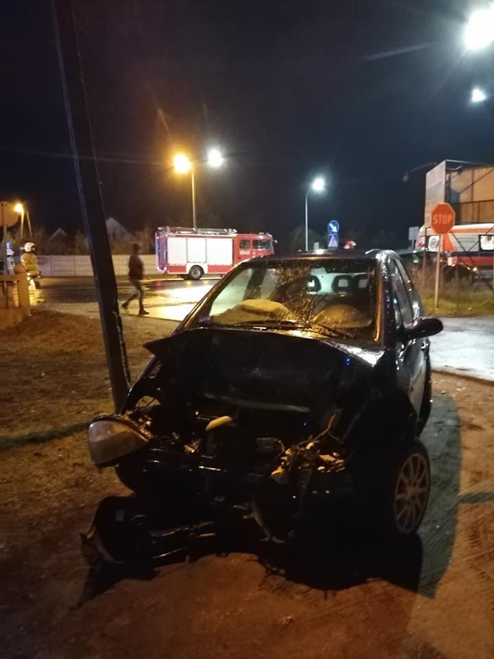 Kolejne zderzenie osobówek. Jedna osoba trafiła do szpitala