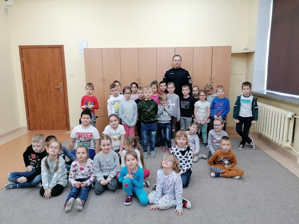 Policjanci z wizytą w szkole w Chwalibogowie