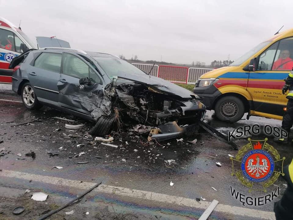 Zablokowana DK 92. Wypadek trzech samochodów