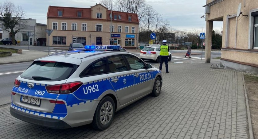 Akcja drogówki na ulicach Wrześni. Pouczenia i mandaty dla mieszkańców