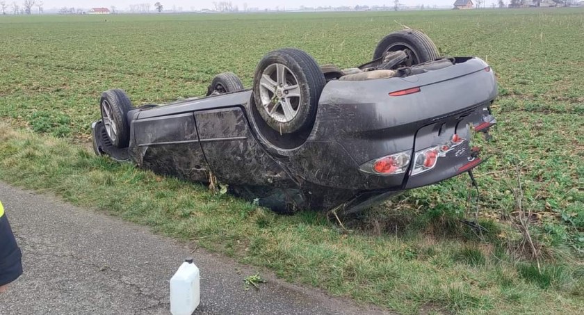 Dachowanie mazdy. Wysoki mandat dla młodego wrześnianina 