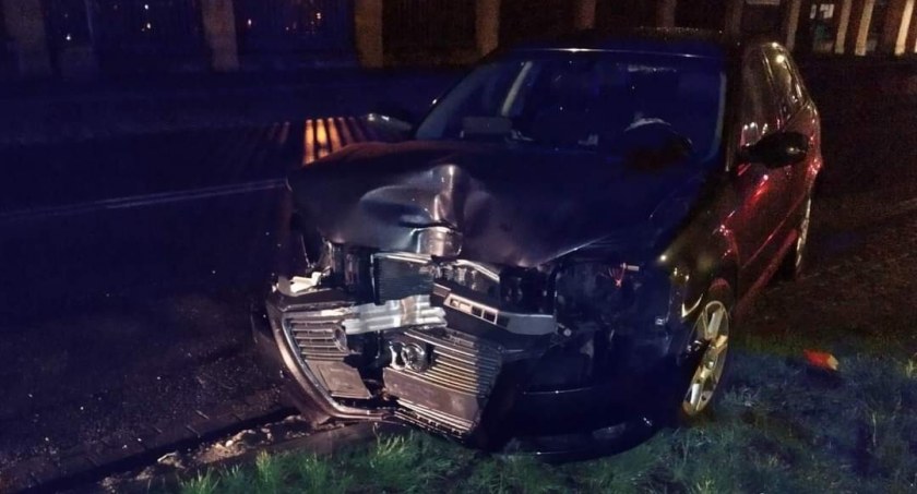 Dwie osobówki zderzyły się na ul. Gnieźnieńskiej (zdjęcia) 