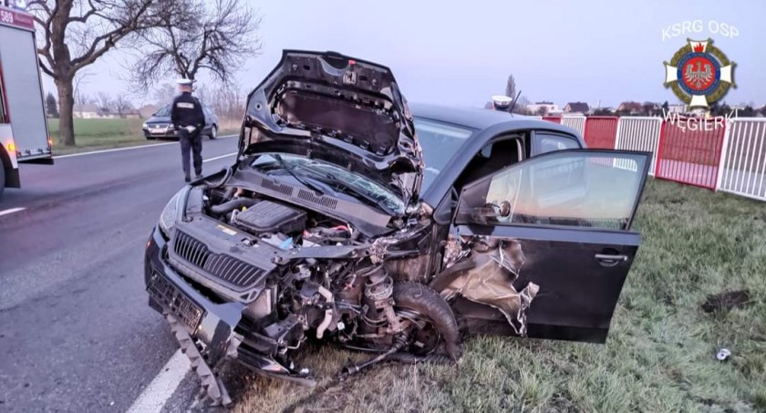 Wypadek tira i osobówki! Kierowca skody zgłosił się na policję (zdjęcia) 