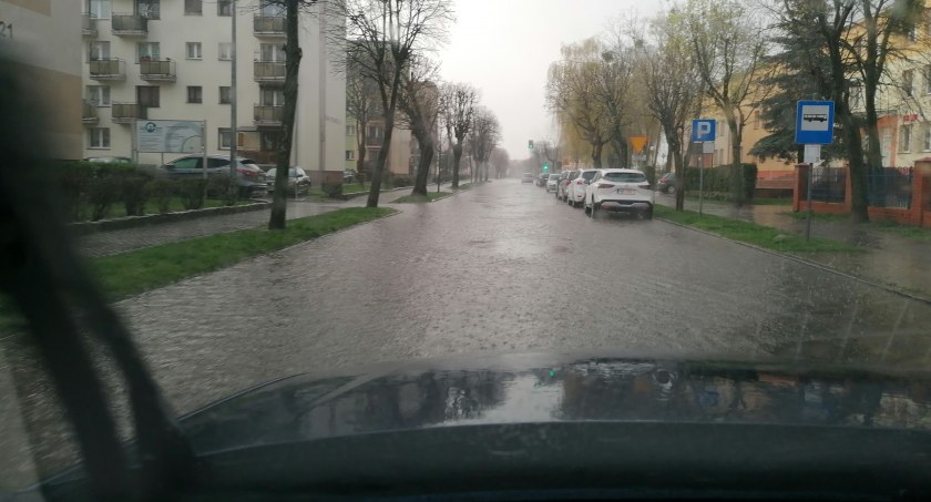 Ulewa z gradem sparaliżowała Wrześnię (zdjęcia) 