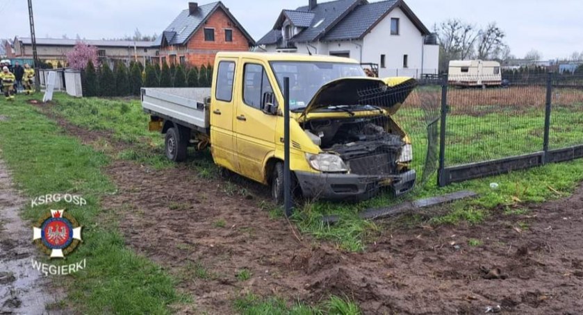 Kolizja Mercedesa i Peugeota w Węgierkach (zdjęcia) 