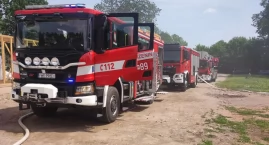 Pożar w zakładzie w Marzeninie (zdjęcia) 