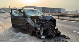 Wypadek osobówki i ciągnika rolniczego w Starczanowie (zdjęcia)