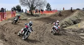Motocrossowe emocje w Opatówku! Trwają wyścigi (zdjęcia)