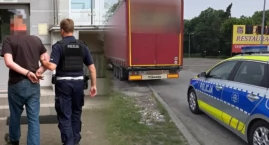 Kompletnie pijany kierowca ciężarówki w rękach polic&hellip;