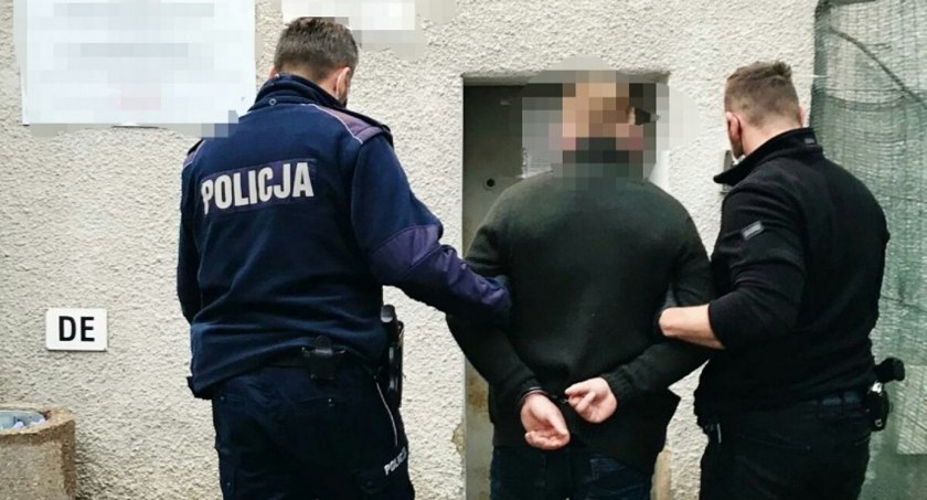Zabił matkę dwoma nożami. Sąd uznał go niepoczytalnym