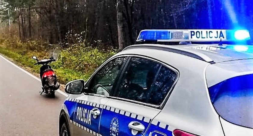 Motorowerem bez uprawnień, przeglądu i ubezpieczenia. Policjanci zatrzymali 17-latka