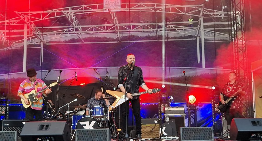 „Dobra Scena” w Dobrzycy. Wystąpią: LORD Sound Of Queen i Kil Folins