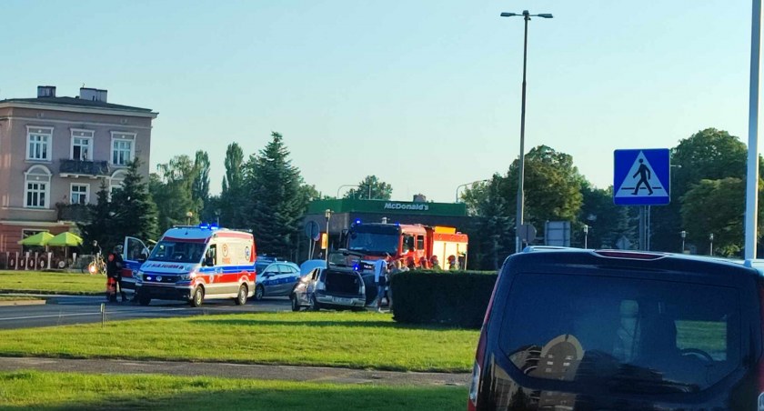 Groźna kolizja na rondzie Solidarności