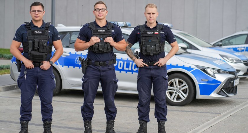 Policjanci ratowali życie kobiecie