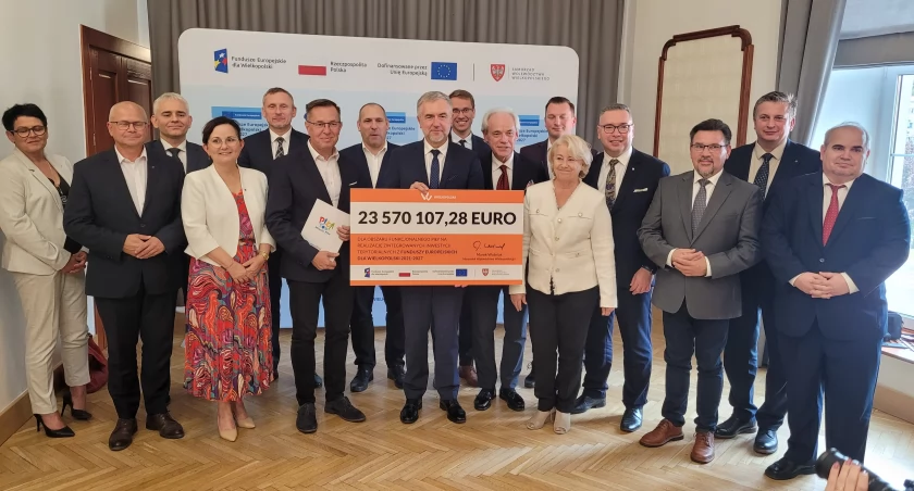 Ponad 100 milionów dla 11 samorządów. Nowe unijne rozdanie dla POSI