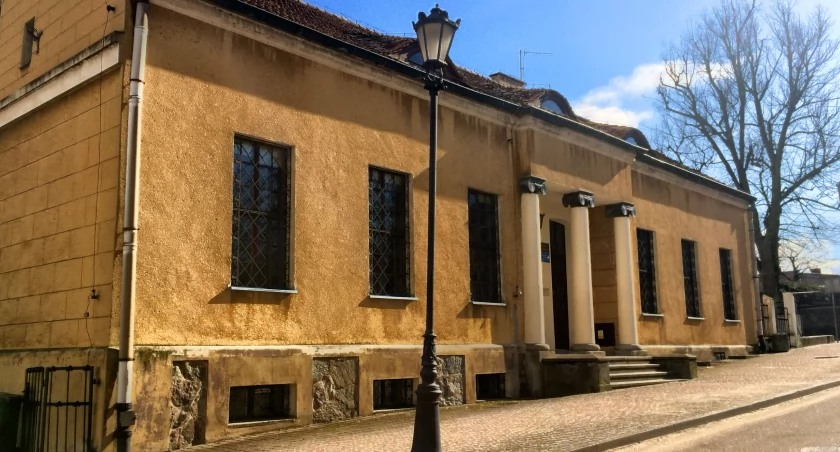 „Jesień przodków”. Prelekcje, wystawy i spotkania w wałeckim muzeum