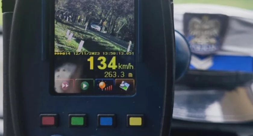 134 km/h w obszarze zabudowanym. Kolejni piraci drogowi zatrzymani