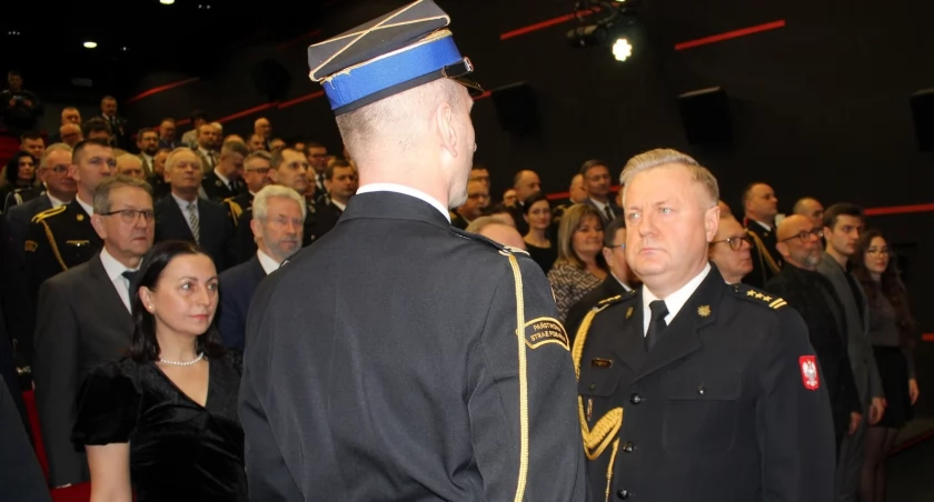 Pożegnanie komendanta z Czarnkowa. Maciej Kubacki odchodzi ze służby