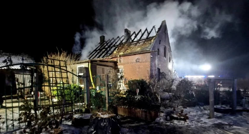 Nocny pożar w Rychliku. Rodzina straciła dom