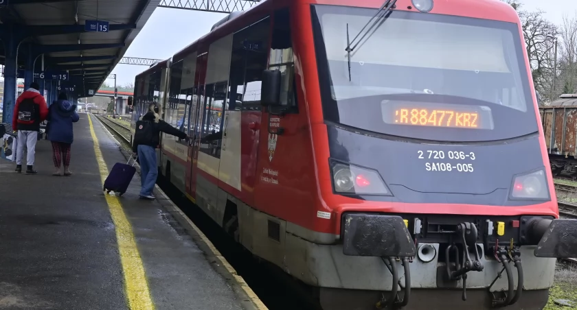 Urząd marszałkowski pyta o zdanie pasażerów. Można zgłaszać propozycje do rozkładu jazdy