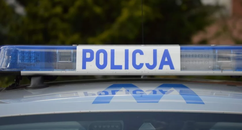 20-latek uszkodził cztery samochody. „Był zdenerwowany”