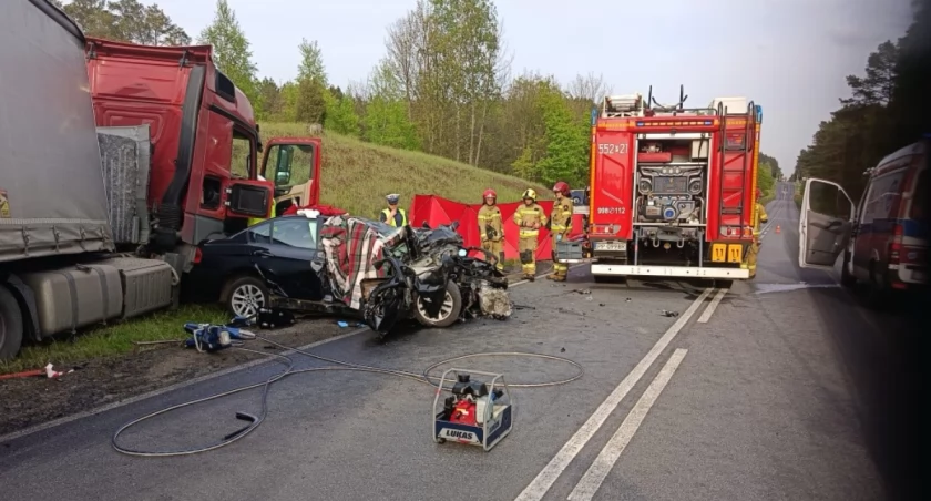 Wypadek na DK10 pod Piłą. Nie żyje jedna osoba