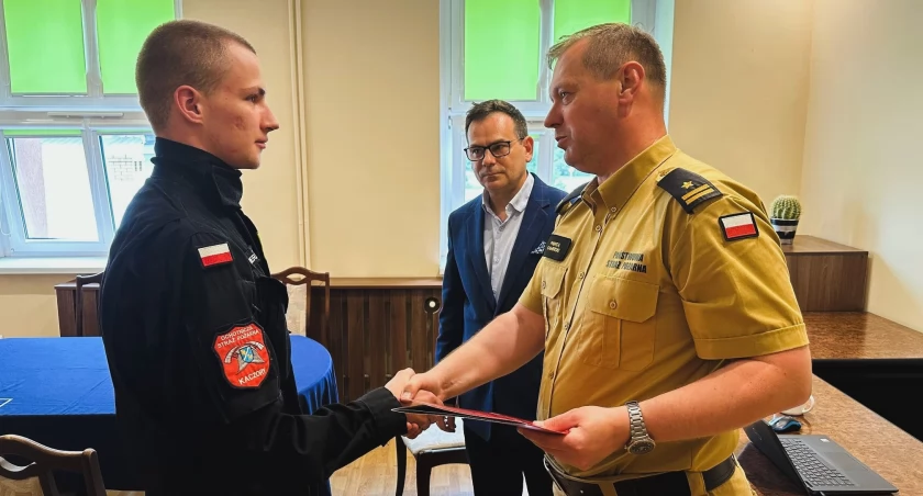 Maciej Wierzbowski, bohater z Teatralnej. Uczeń klasy strażackiej ruszył na ratunek