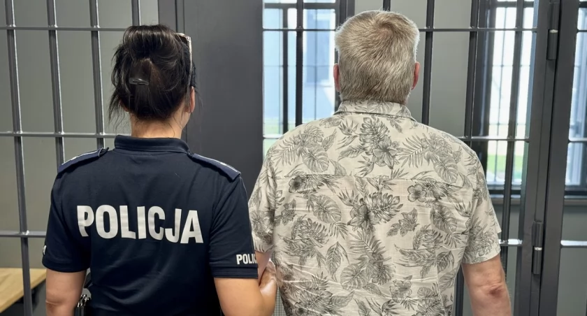 Dzień po dniu na „podwójnym gazie”? Policjanci zatrzymali 52-letniego kierowcę 