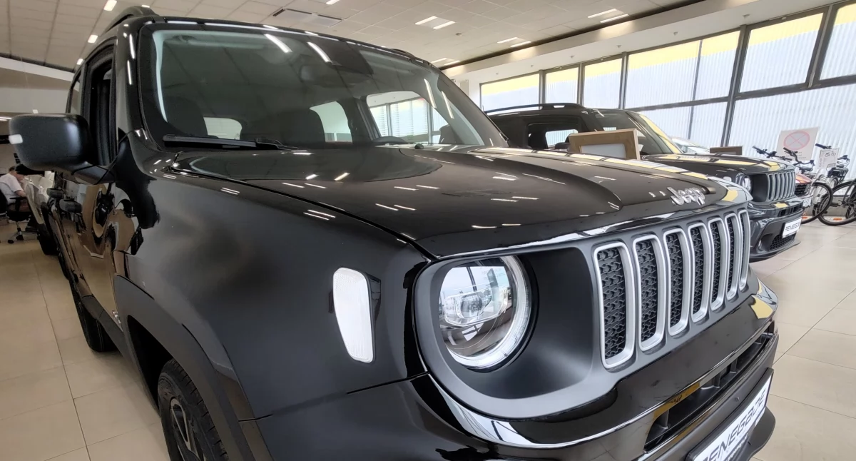 Jeep i Fiat. Dwie legendy w salonie na Krzywej