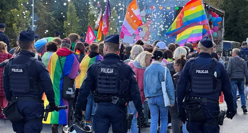 „Miasto różnorodności”. Ulicami Piły przeszedł Marsz Równości [ZDJĘCIA]