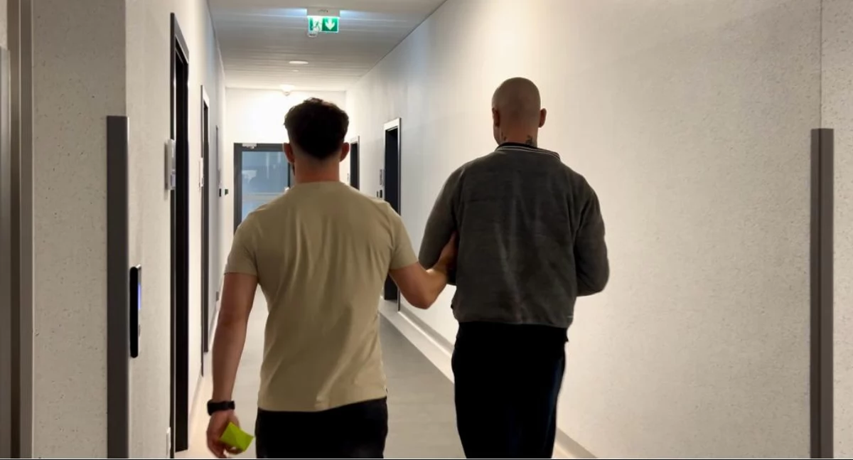 Włamywacz - recydywista usłyszał szesnaście zarzutów. Policjanci szukają kolejnych poszkodowanych