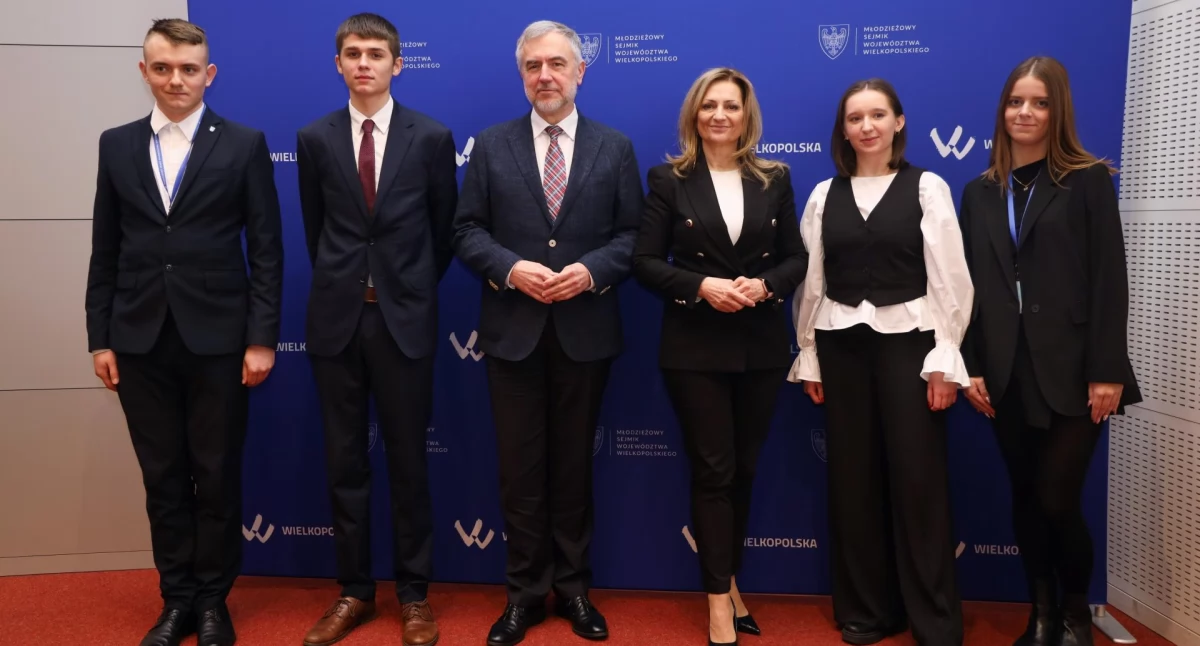 Marszałek do młodych radnych: walczcie o to, żeby świat był lepszy