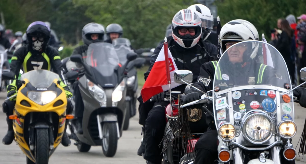 Setki motocyklistów na ulicach Piły. Motocykliści rozpoczęli oficjalnie sezon [ZDJĘCIA]