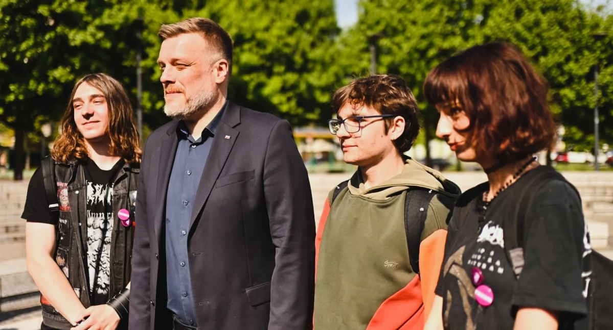 Adrian Zandberg: czas skończyć z epoką Tuska i Kaczyńskiego