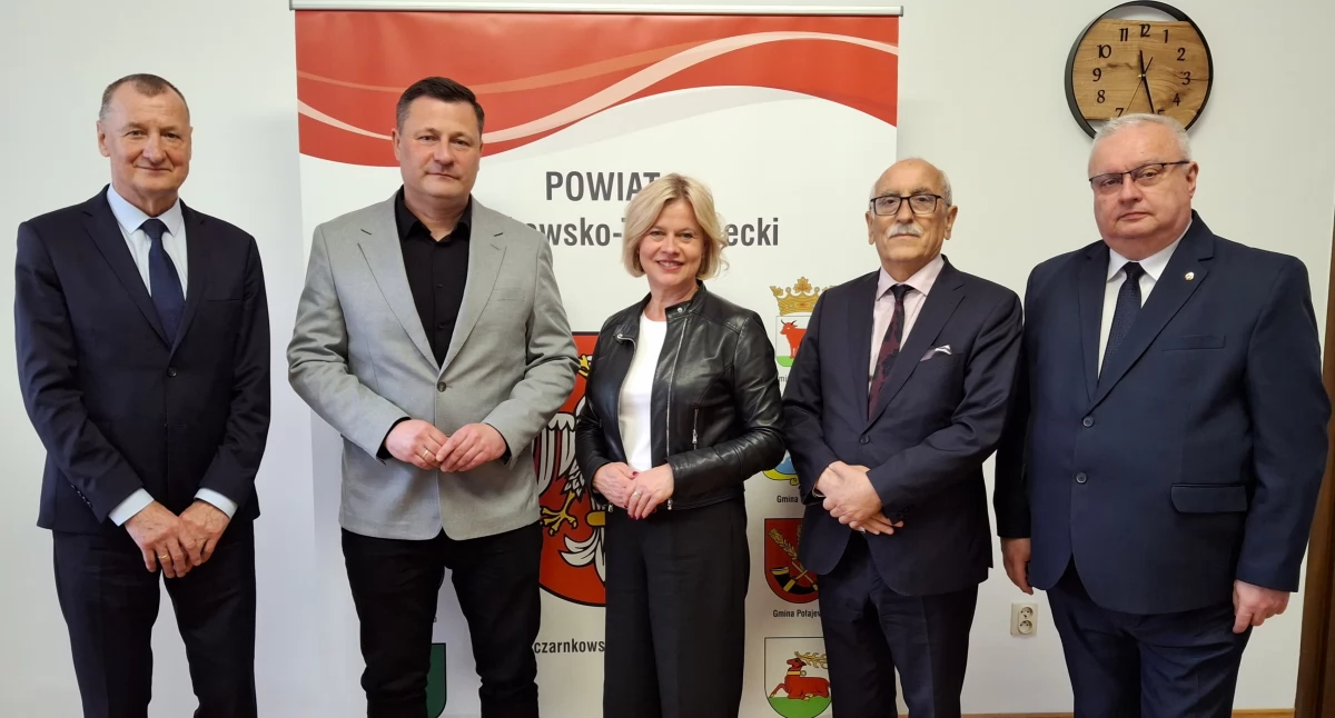 O zabytkach i biznesie. Dwoje ministrów w Czarnkowie