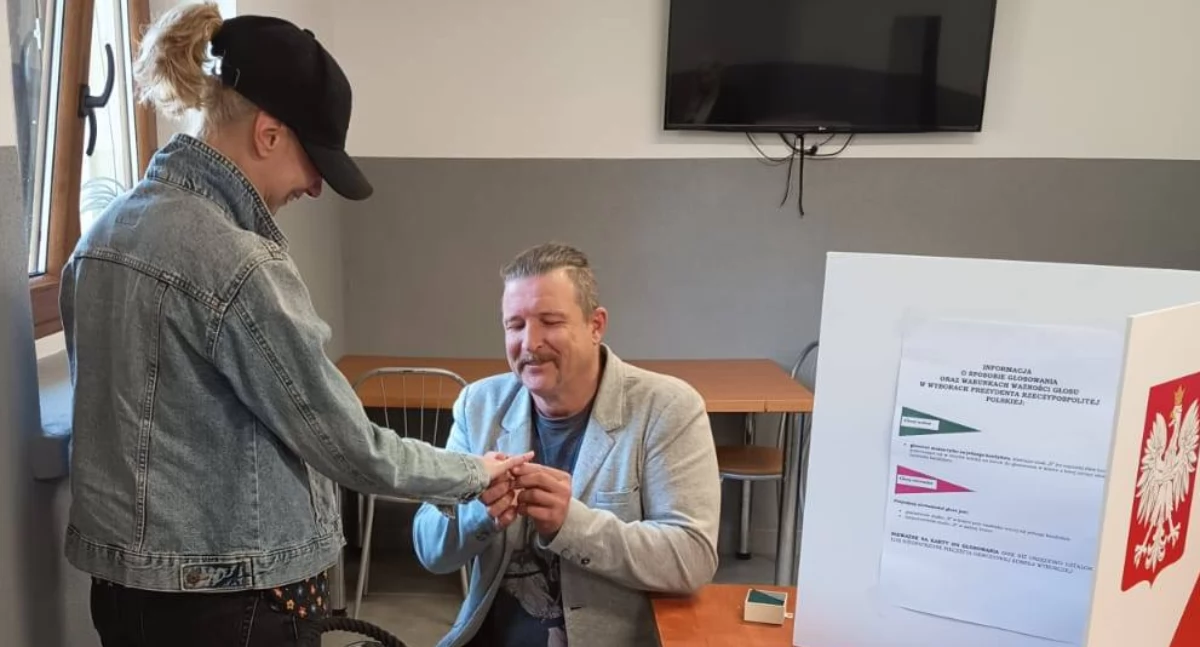 Miłość na wyborach. Powiedziała „TAK” w lokalu wyborczym