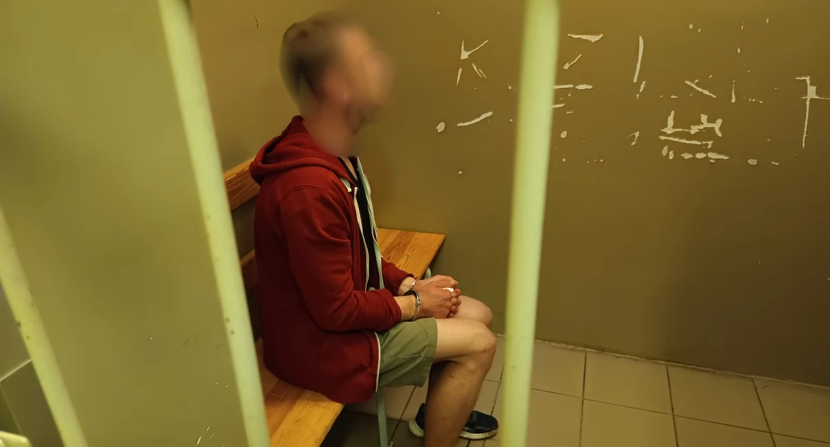 Nocny napad, kradzież samochodu i narkotyki. 29-latek trafił za kratki