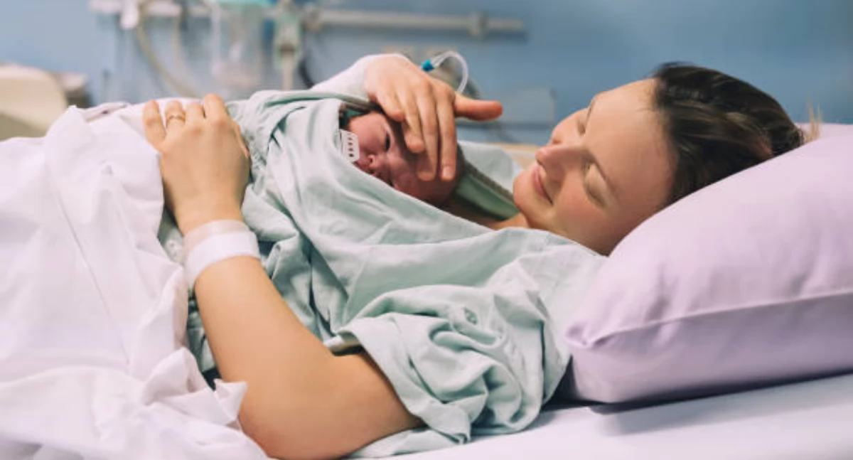 Spada liczba porodów, rośnie liczba znieczuleń