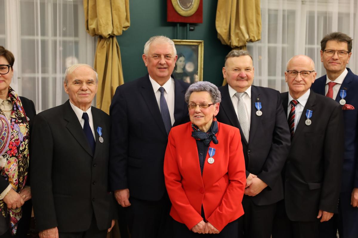 Order Odrodzenia Polski dla Franciszka Toboły i 11 prezydenckich Medali Stulecia Odzyskania Niepodległości